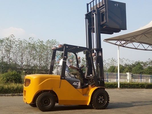 El motor de carga de 4 toneladas SNSC es un camión de carga de 2 etapas