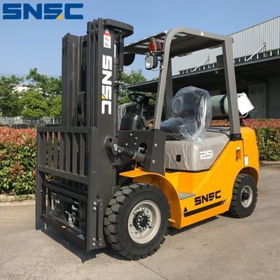 2500 kg Camioneta elevadora de contenedores de transporte China Gq491 Lp Camioneta elevadora de gas